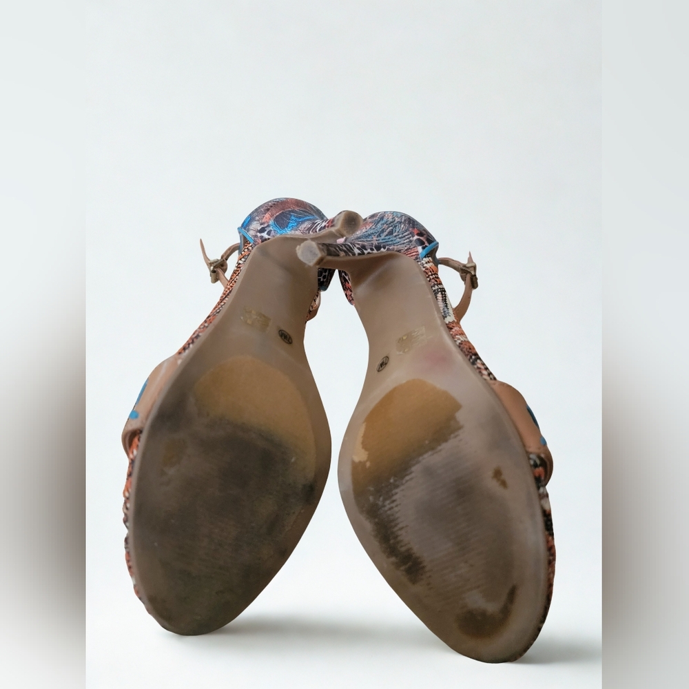 Chinese Laundry Tan and Blue Patterned Heels - Picture 6 of 7